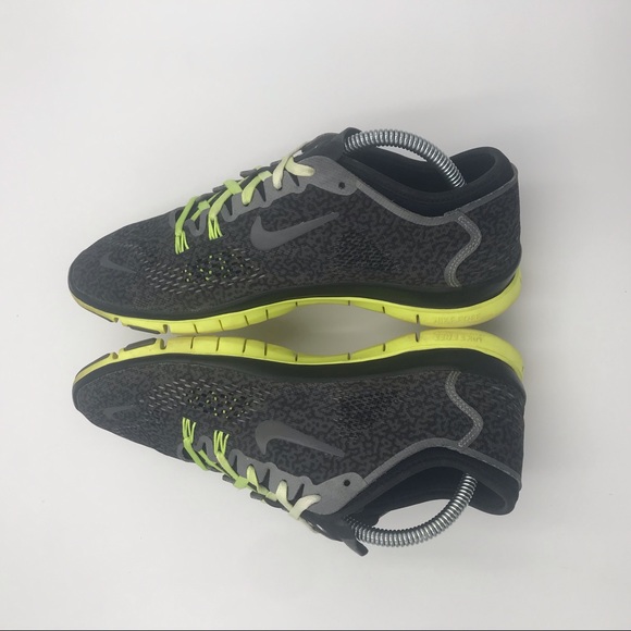 Nike women’s size 8 running shoe - Picture 5 of 8